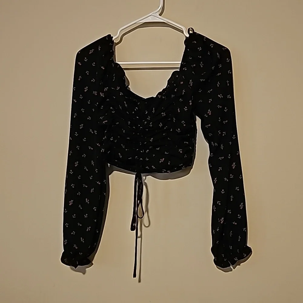 Laced Floral Top - Picture 2 of 2